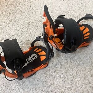 GNU Womens Adjustable Orange and Black Snowboard Bindings - SZ Medium